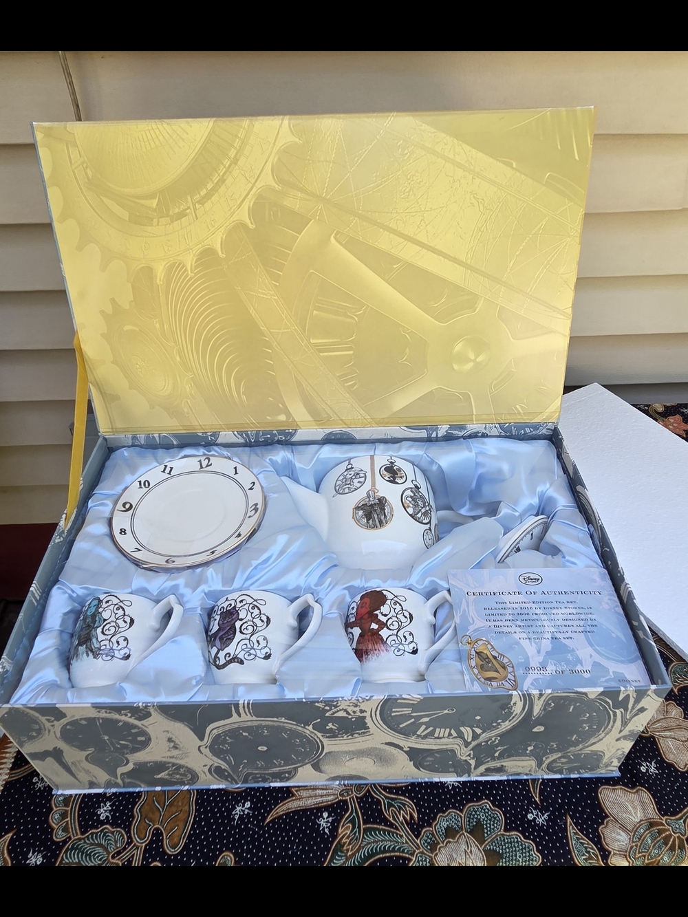 NWT Disney Alice Through The Looking Glass Tea Set